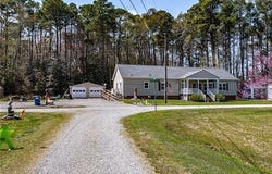 33 Douglas Street, Reedville, VA 22539
