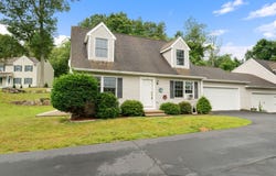 27 Crawford Lane, Groton, CT 06340