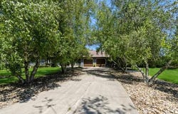 3946 Spring St NE, IA 52333