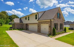 52 Larkhaven Lp, Jackson, TN 38305