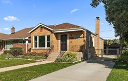 10117 S Clifton Park Avenue, Evergreen Park, IL 60805