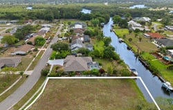 420 NE Cornwall Avenue, Port Saint Lucie, FL 34983