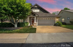 10 Gray Wolf Lane, Hendersonville, NC 28792