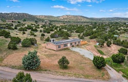 17 Ranchos Canoncito, Santa Fe, NM 87507