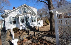 25 Crawford St, Worcester, MA 01604