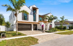 880 NE 3rd Avenue, Boca Raton, FL 33432