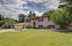 1905 Cheyenne Drive, Godfrey, IL 62035