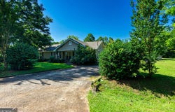 709 Vernon Ferry, Lagrange, GA 30240