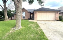 6048 Hillview Drive, Watauga, TX 76148