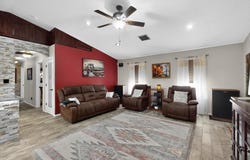 9616 Eucariz Avenue SW, Albuquerque, NM 87121