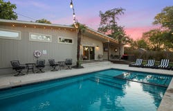 907 W Travis ST, Fredericksburg, TX 78624
