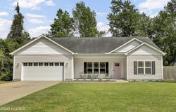 106 Driftwood Lane, Hampstead, NC 28443