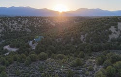 2 Sandia Canyon Rd, Arroyo Hondo, NM 87513