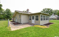 3519 E LAKESHORE Drive, Taylorville, IL 62568
