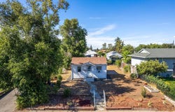 2217 E Sanson Ave, Spokane, WA 99207