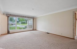 7 Edgeland Drive, Marshalltown, IA 50158