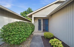 21600 Oak Bark Trail, Strongsville, OH 44149