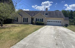 280 Meadow View Drive, Grayson, GA 30017