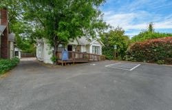27 Crater Lake Avenue, Medford, OR 97504