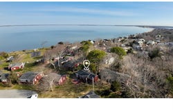 67 North Road, Hampton Bays, NY 11946