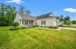 10707 Crossings Drive, Aurora, OH 44202