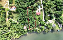 533 Sleepy Hollow Court, Tamassee, SC 29686