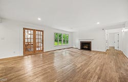 213 Hillsborough Street, Chapel Hill, NC 27514