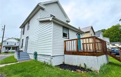 704 S Center Street, Grove City Boro, PA 16127