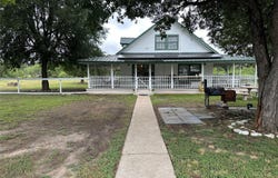 135 University DR, Cedar Creek, TX 78612
