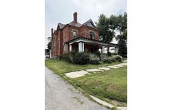 133 E South Street, Fostoria, OH 44830