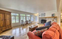 310 W Broadway, Suttons Bay, MI 49682