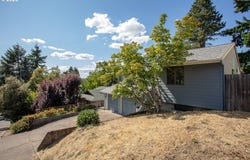 555 W 26TH AVE, Eugene, OR 97405