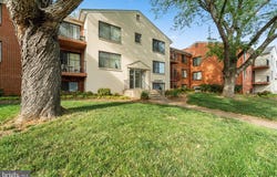 125 CLUBHOUSE DRIVE SW, LEESBURG, VA 20175