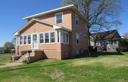 207 Locust ST, Slater, MO 65349