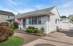 20 Jamaica Avenue, Plainview, NY 11803