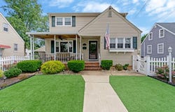 229 Harris Ave, Middlesex Boro, NJ 08846-1908