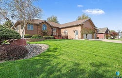 721 Britz Dr, Luverne, MN 56156