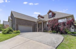 4855 S Tanager Avenue, Battlefield, MO 65619