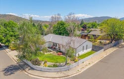639 Evergreen Ln, Yreka, CA 96097
