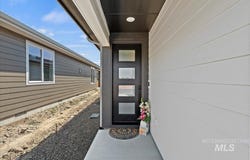 12136 S Glory Ln, Kuna, ID 83634-2769