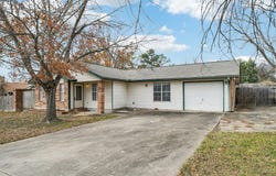 102 Stubblefield Dr, Elgin, TX 78621