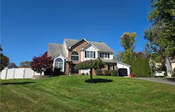 1906 Grouse Court, Forks Twp, PA 18040