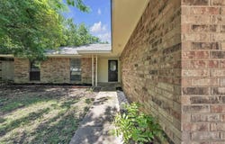 204 Oak Meadow Lane, Cedar Hill, TX 75104