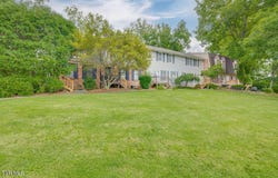 2205 Greenbriar Circle, Johnson City, TN 37601