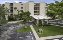 1202 S Lake Drive, Lantana, FL 33462