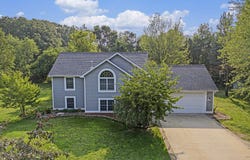 12100 Sarabeck Lane, Grand Haven, MI 49417