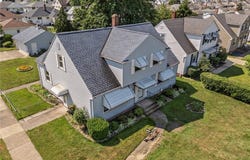 29538 Woodway Drive, Wickliffe, OH 44092