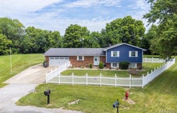 6 Frisse Court, Highland, IL 62249