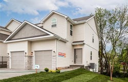 607 SW Shadow Glen Drive, Blue Springs, MO 64015