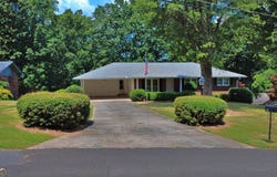 10 Montre, Silver Creek, GA 30173